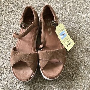 Tom’s platform sandals