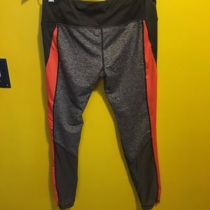 Cropped workout leggings