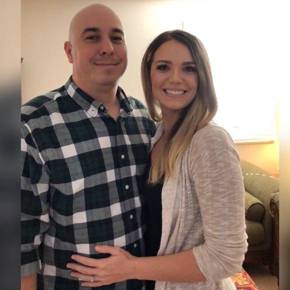 Meet your Posher, Mandi - Picture 2 of 4