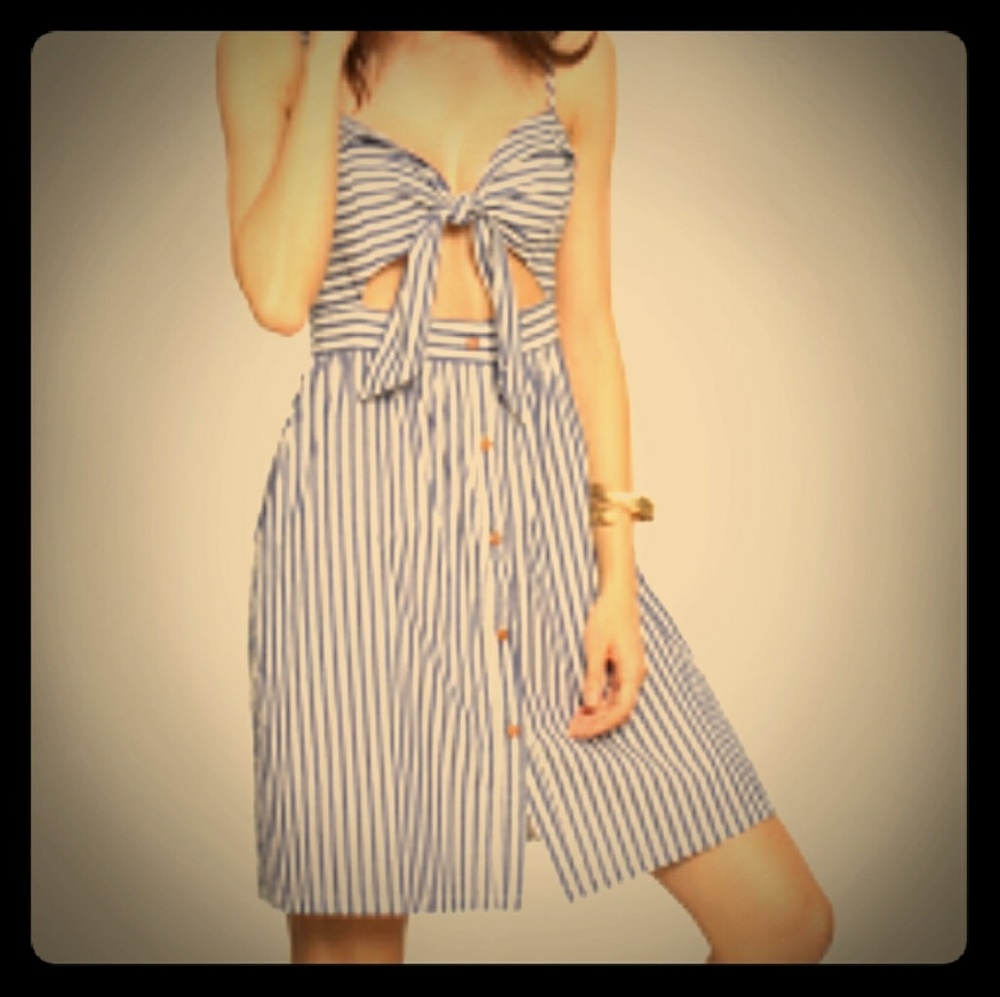 Seersucker cut out dress