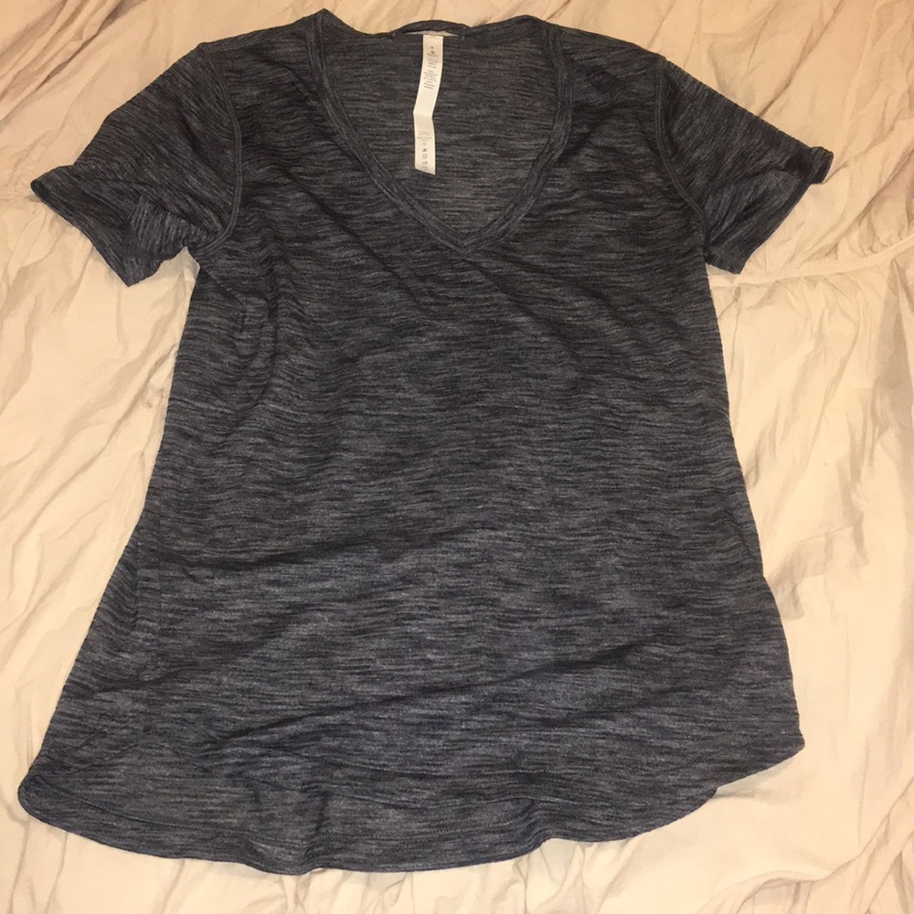 Lululemon short sleeve gray t-shirt size 8 NWOT
