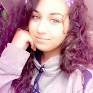 Meet your Posher, Elise