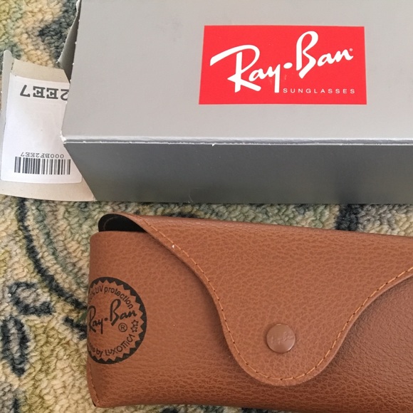 Large tortoise polarized RayBan Wayfarer