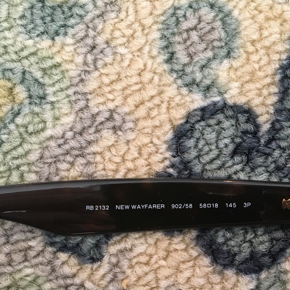 Large tortoise polarized RayBan Wayfarer