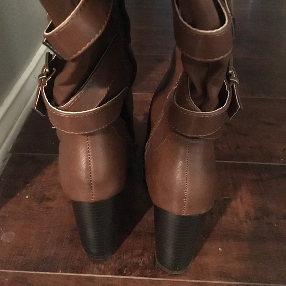 Knee high brown boots - Picture 3 of 4