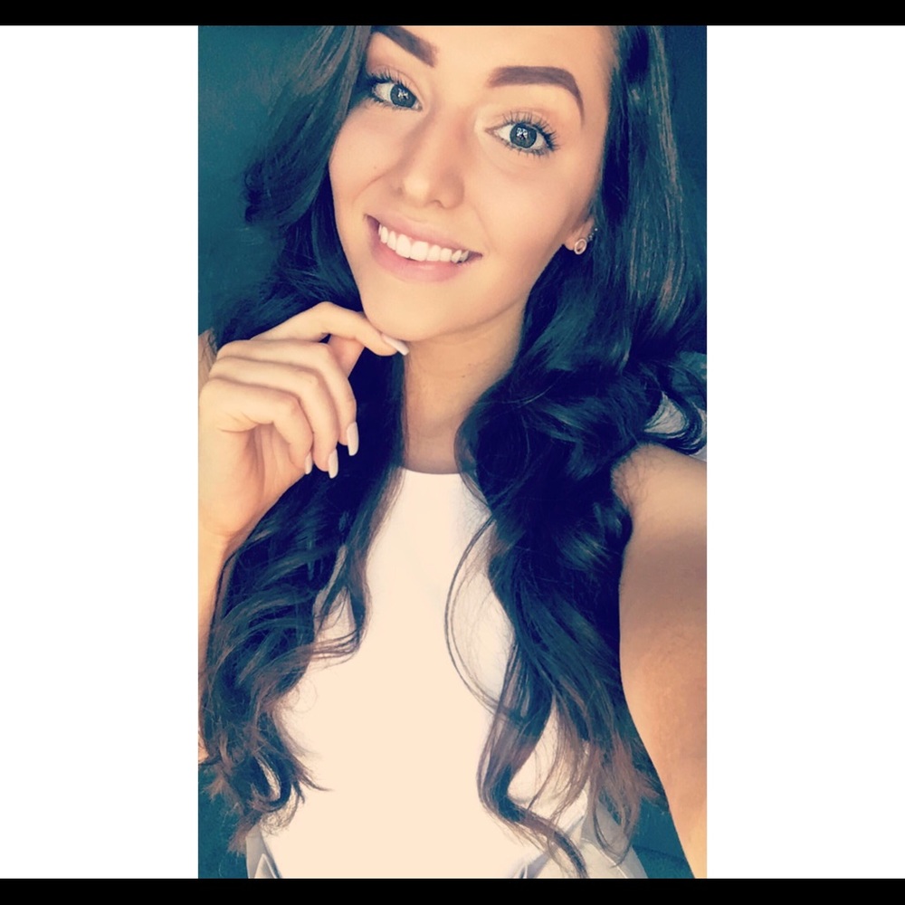 Meet your Posher, Christina