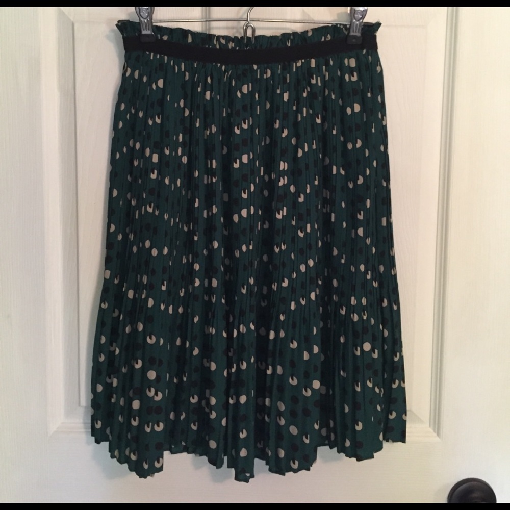 Pleated midi skirt