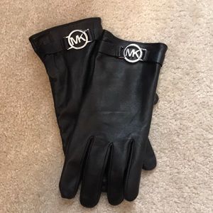 Michael Korda Winter Gloves