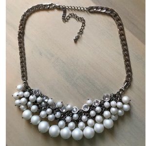 Short silver pearl necklace