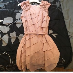 Super cute feminine dress!