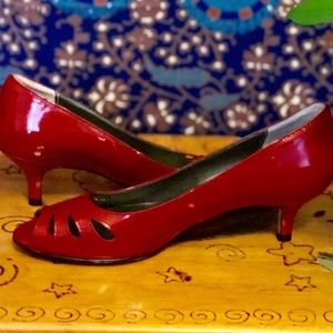 Ditto by Vaneli Shimmer Red Short Heels