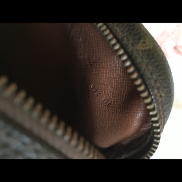 ✅SOLD ✅ Authentic Louis Vuitton Marly - Picture 4 of 7