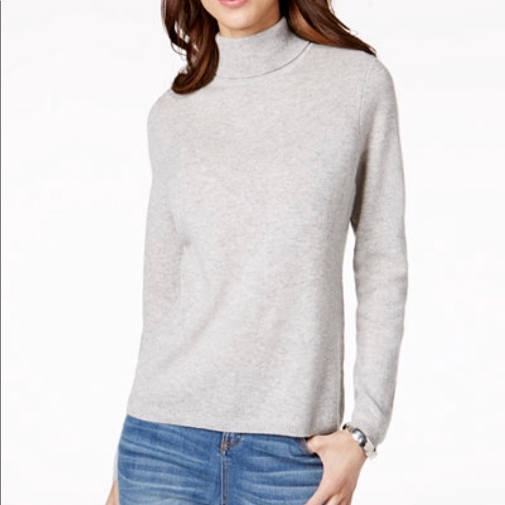 100p Cashmere Sweater - Macy’s - Runs Small