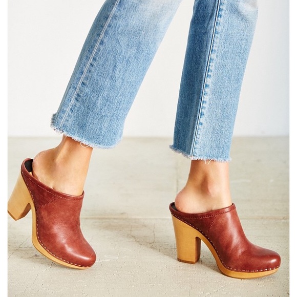 dolce vita clogs