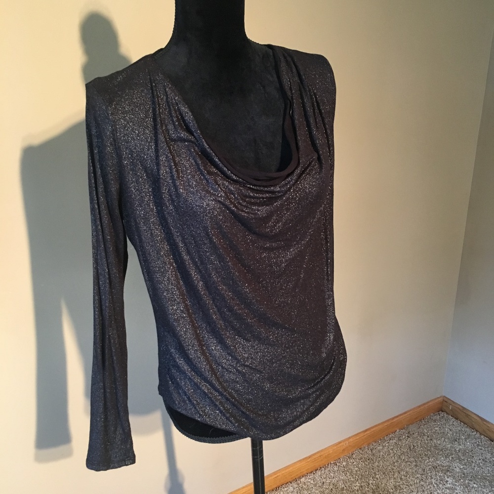 Sexy ROCK & REPUBLIC black top with metalic flecks