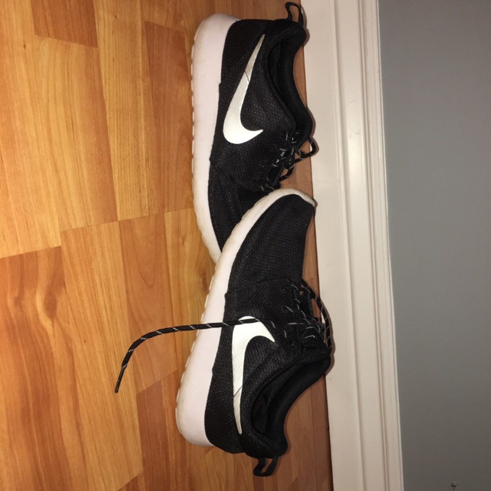 Nike roshes
