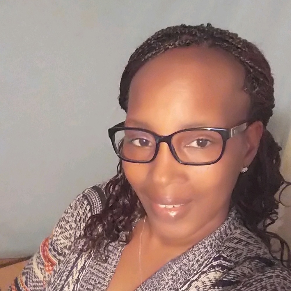 Meet your Posher, Regina