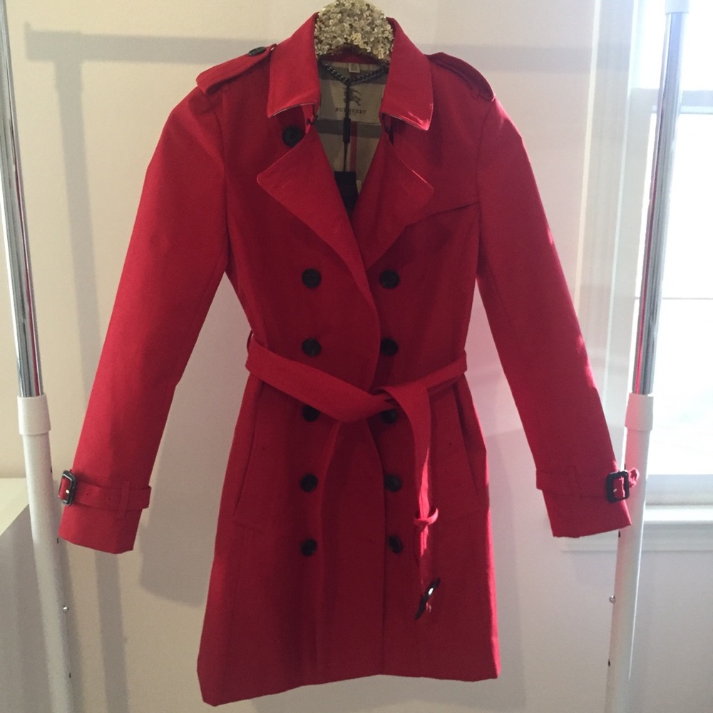 Burberry “The Chelsea -Mid length Trench Coat”