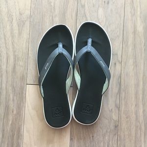 Reef Women’s Rover Catch Sandal (Size 9)