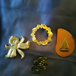 4 costume brooches