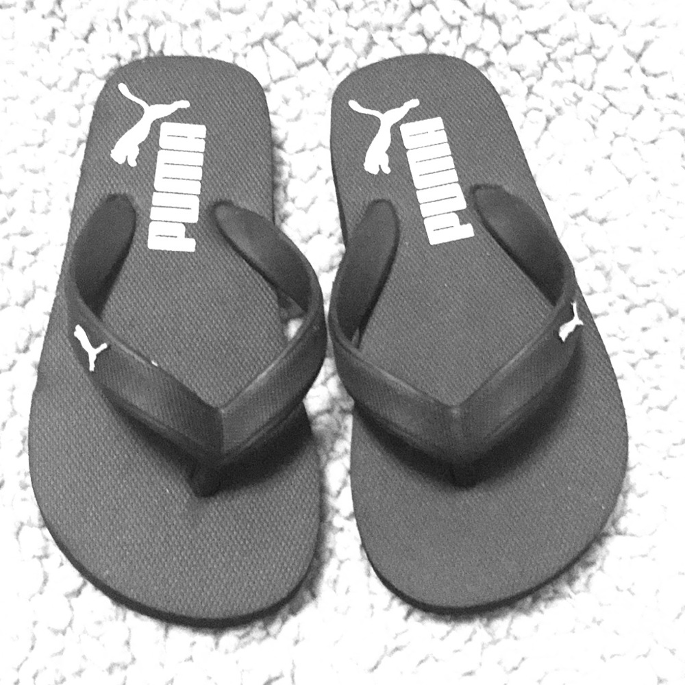 Puma flip flops