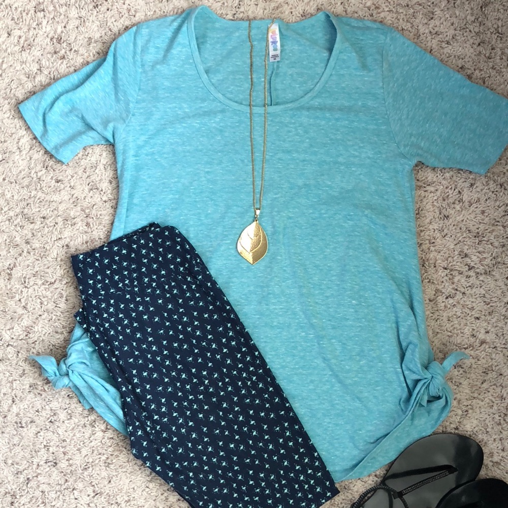 LulaRoe Perfect Tee Size XS (also fits S-M)