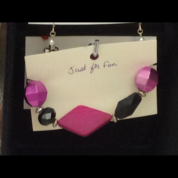 Pink/black bracelet - Picture 3 of 3