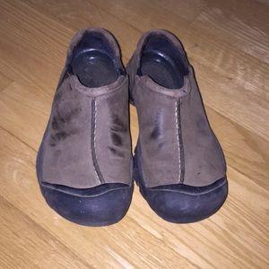 KEEN leather shoe size 7. GREAT condition.