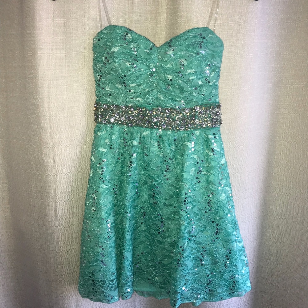 Cute strapless dress 👗