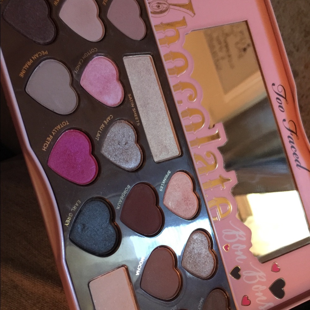 Too faced bon bon pallet