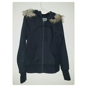 Lululemon special edition fur hood scuba 12