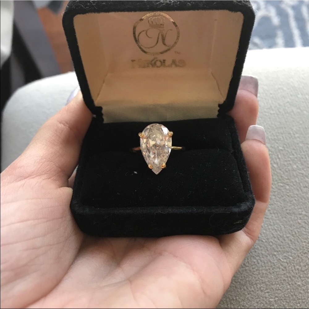 10ct CZ pear ring