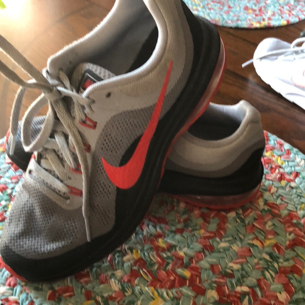Nike Max Dynasty 2 shoes