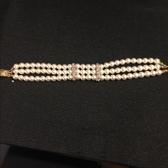 Statement piece! Faux pearl & rhinestone bracelet. - Picture 2 of 2