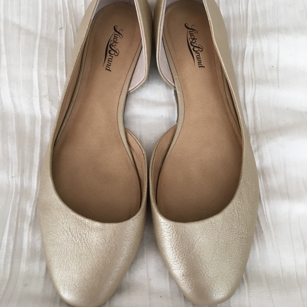 New Lucky Brand Flats. Never worn