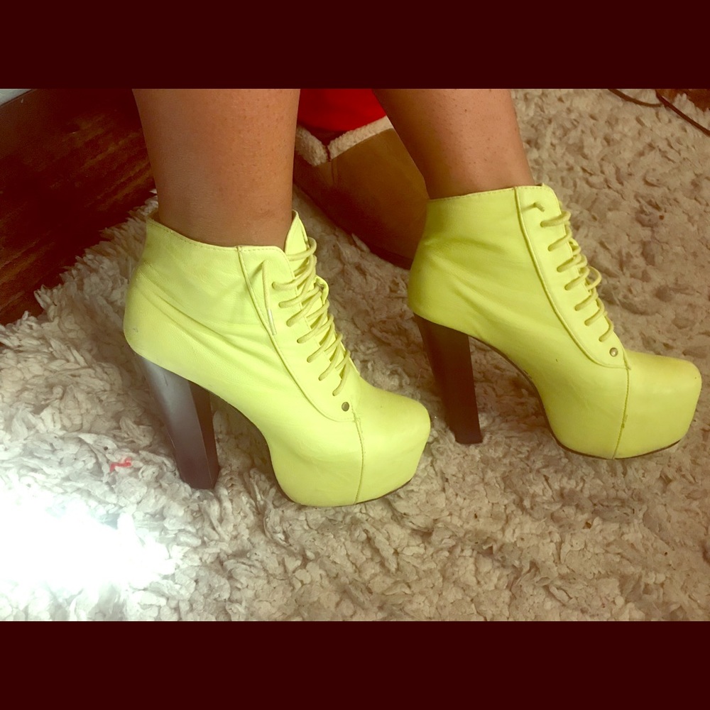 Vintage block heel neon booties 🔥