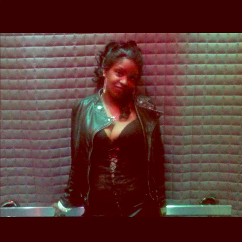 Meet your Posher, Carla