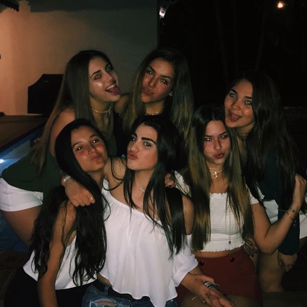 Meet your Posher, Danielle