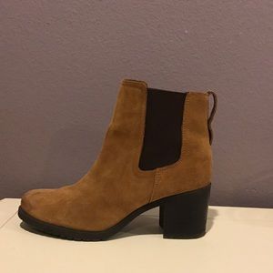 Sam Edelman Tan Chelsea Booties