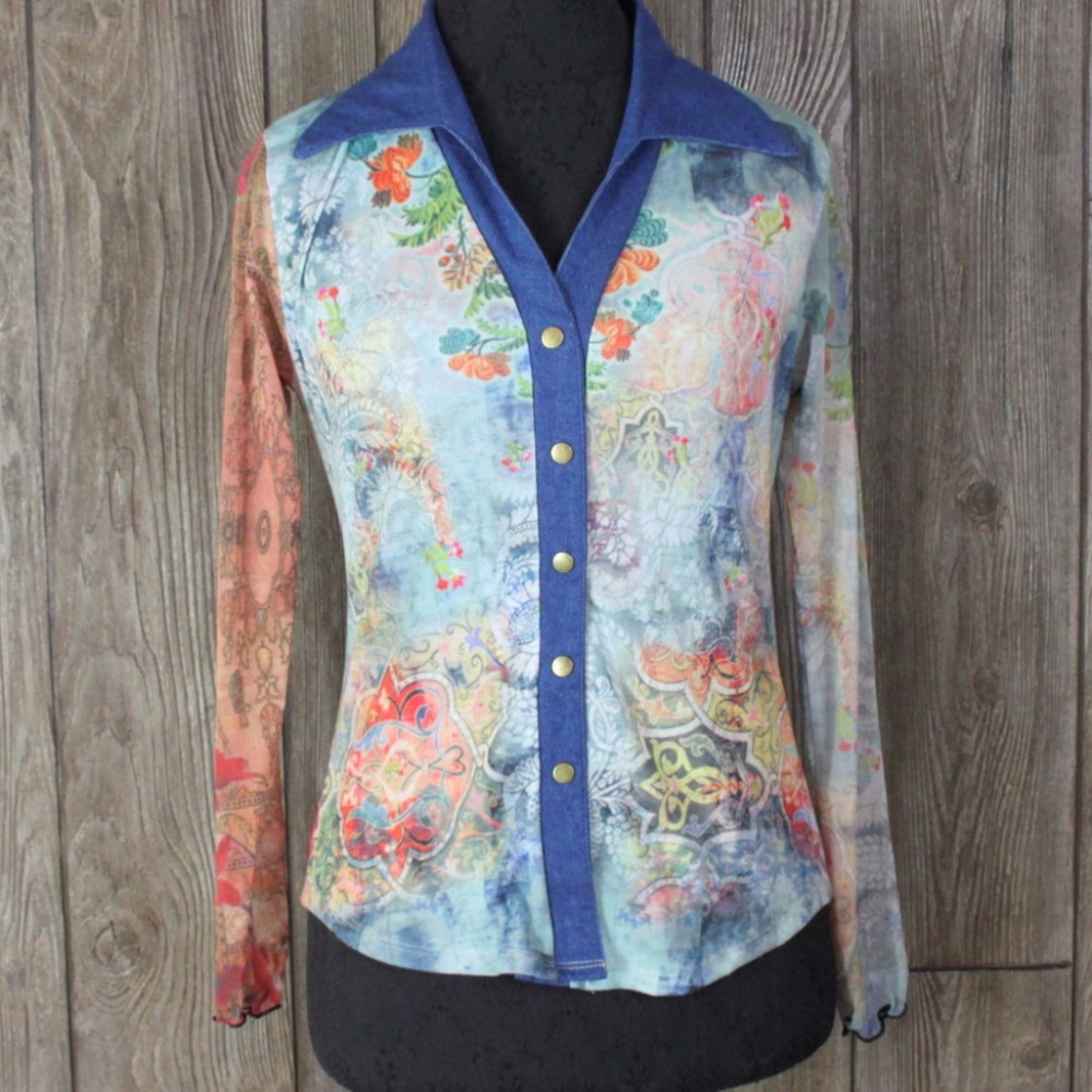 Cute Yukiko Blouse M size Colorful Floral Snap
