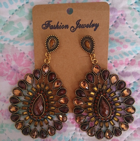 Beautiful earrings - Picture 1 of 2