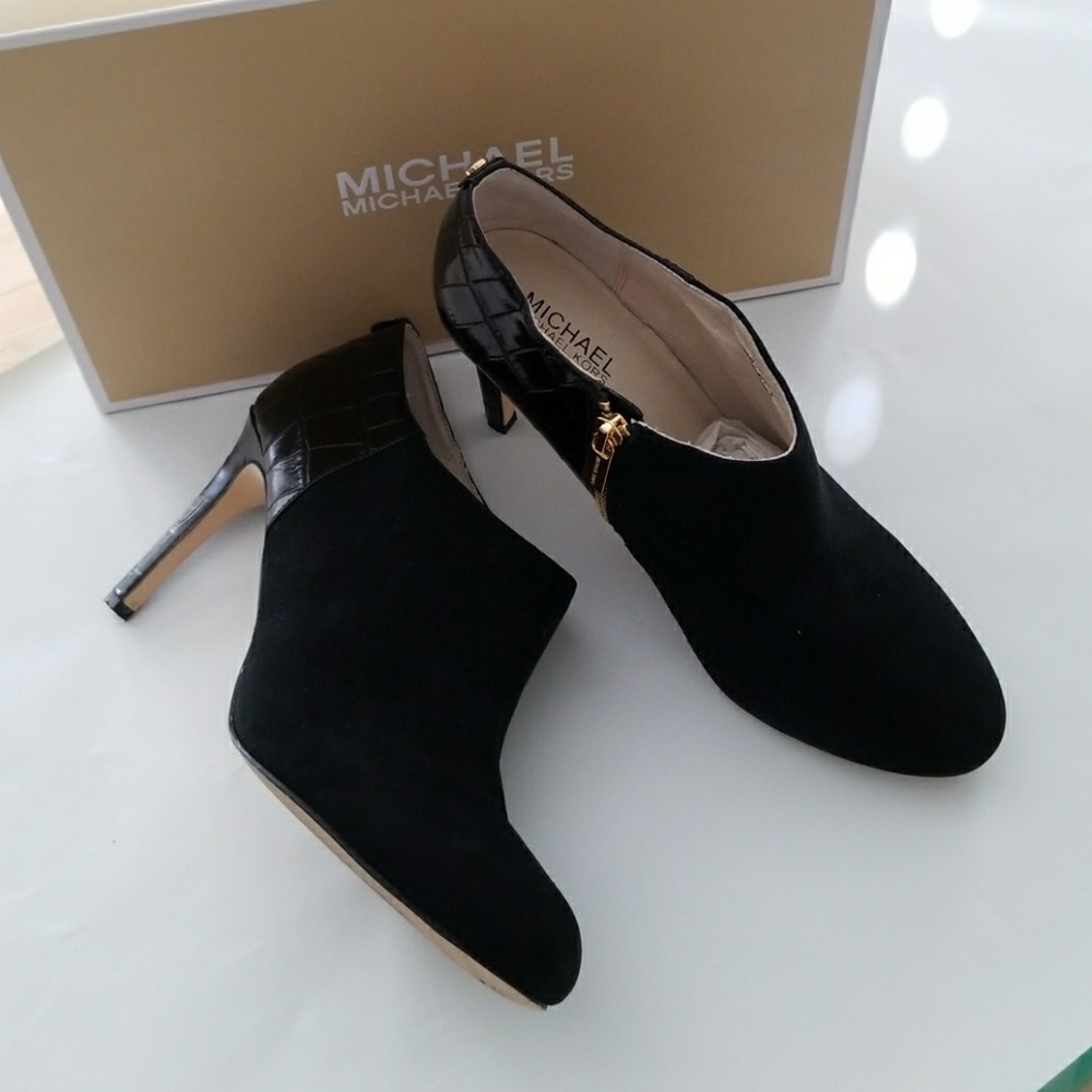 Suede ankle booties