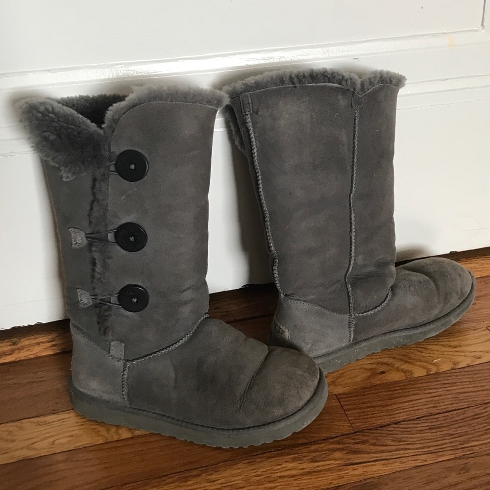 UGG Bailey Button boots size 8.5