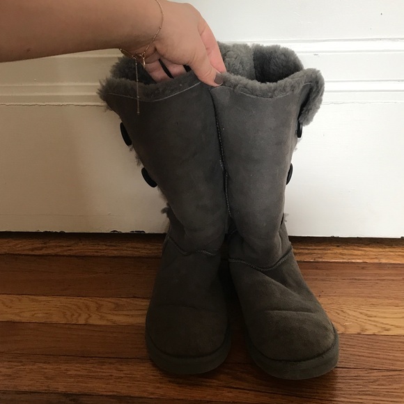 UGG Bailey Button boots size 8.5 - Picture 4 of 8
