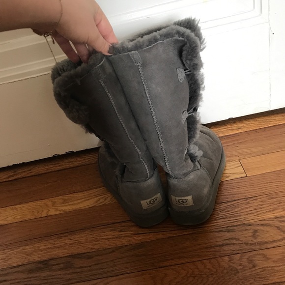 UGG Bailey Button boots size 8.5 - Picture 6 of 8
