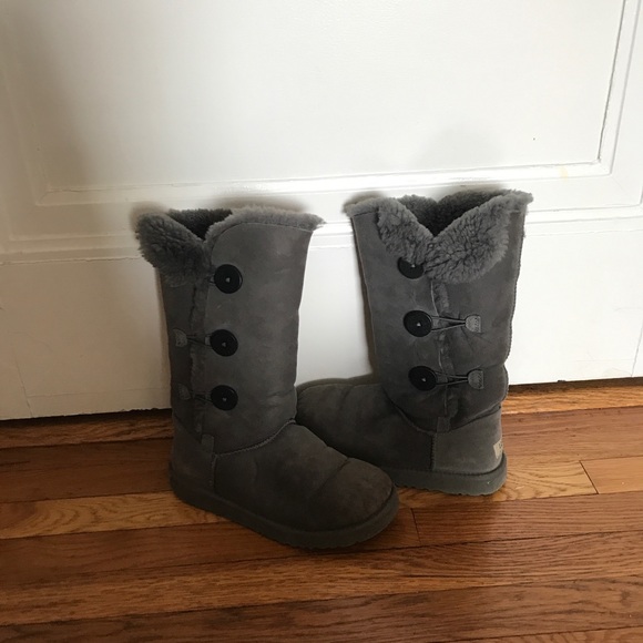 UGG Bailey Button boots size 8.5 - Picture 8 of 8