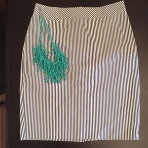 J Crew Pencil Skirt Size 2 Seersucker Blue Stripe