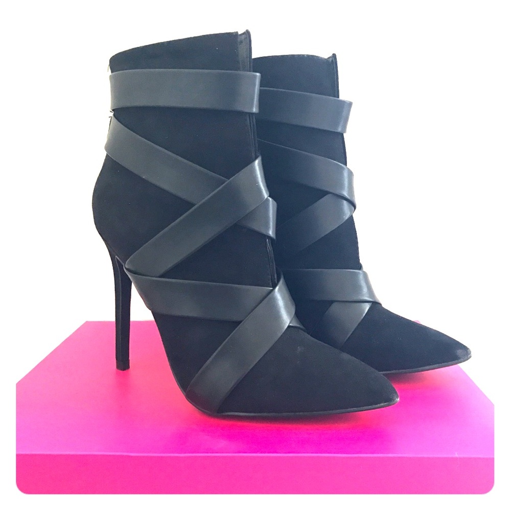 Brand new Black Heels from Shoedazzle!