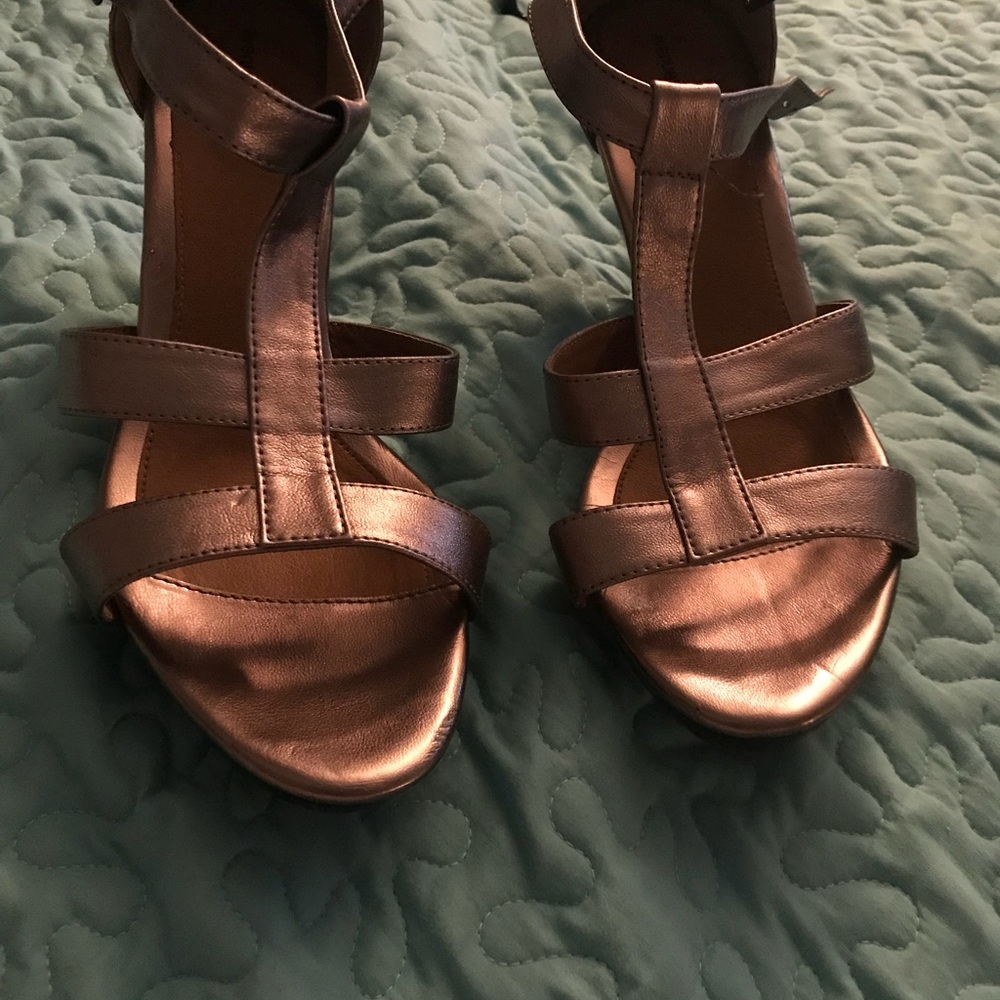 Shoes - Picture 2 of 3