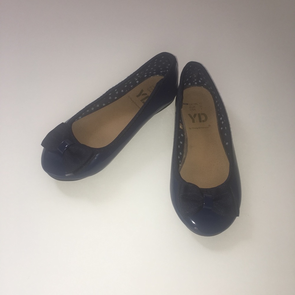 Girl's navy blue patent leather slip on shoes!!